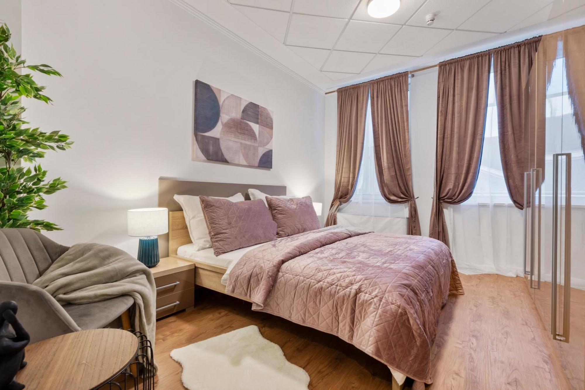 Appartamento Luxe Living At Old Town Center Bratislava Esterno foto