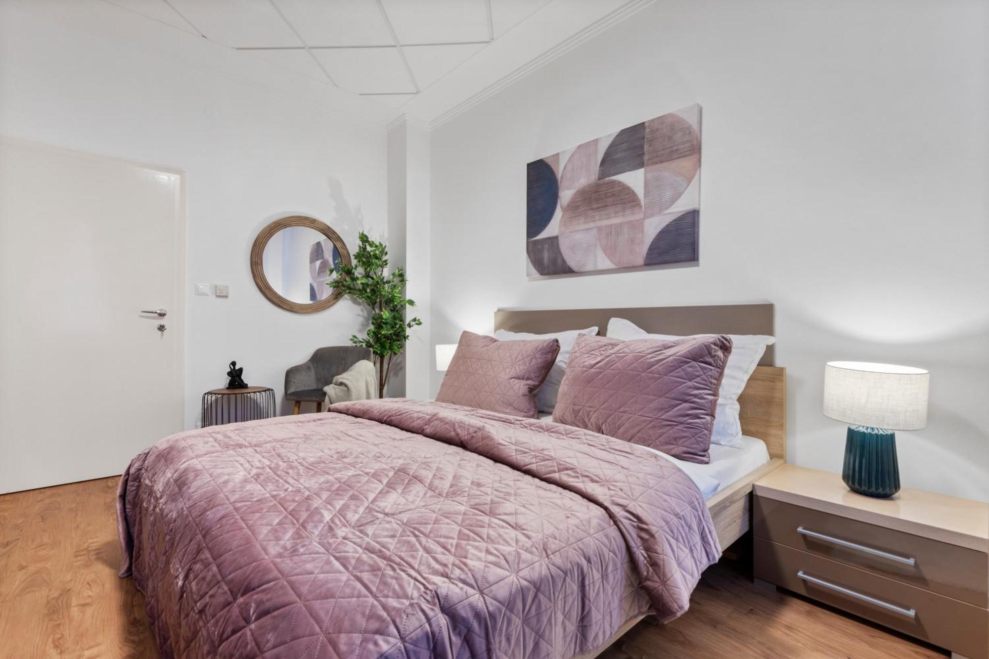 Appartamento Luxe Living At Old Town Center Bratislava Esterno foto