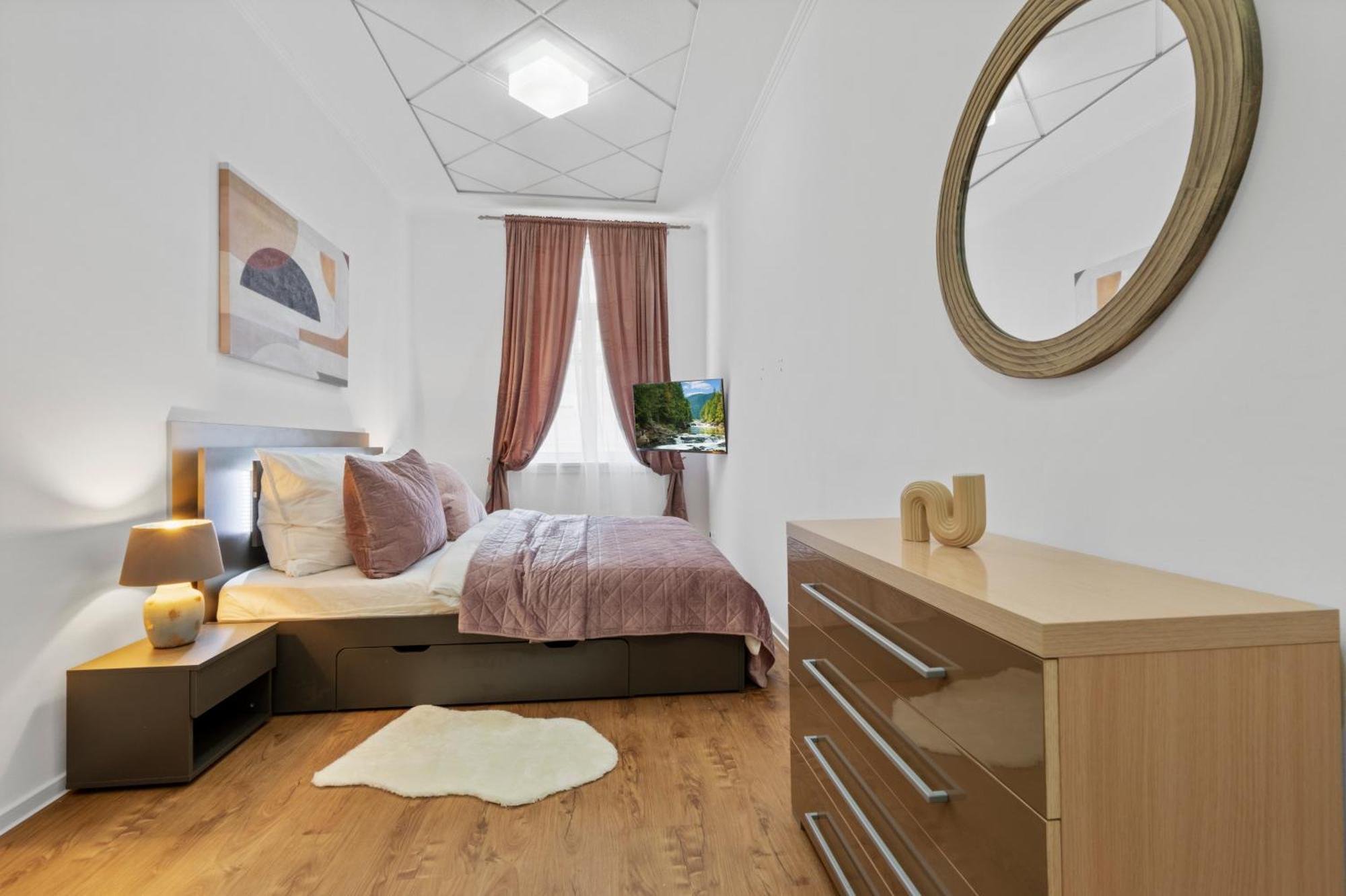 Appartamento Luxe Living At Old Town Center Bratislava Esterno foto